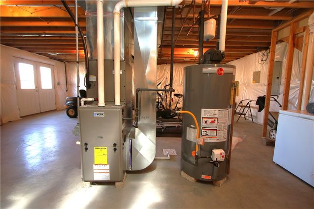 111 Brittany Drive, Long Branch Boro, PA 15432