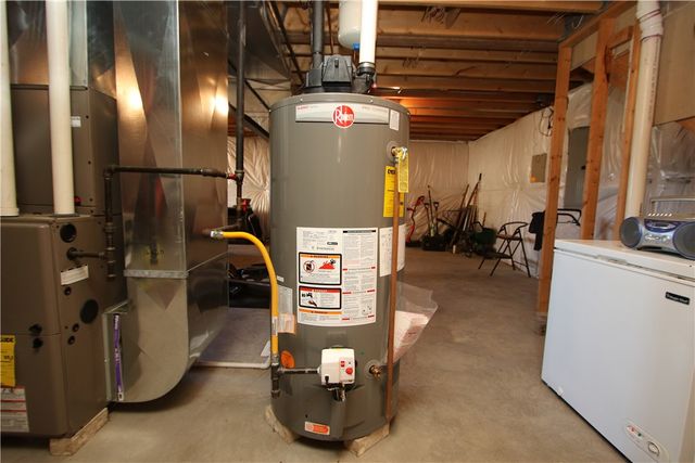 111 Brittany Drive, Long Branch Boro, PA 15432