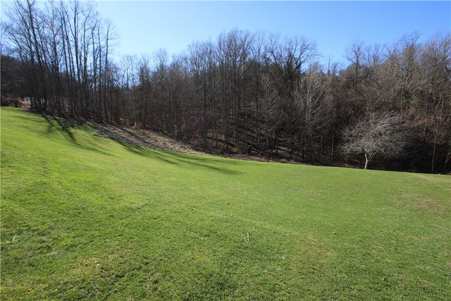 111 Brittany Drive, Long Branch Boro, PA 15432