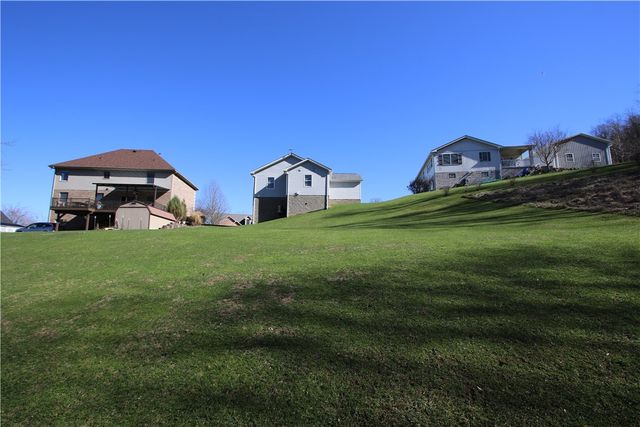 111 Brittany Drive, Long Branch Boro, PA 15432