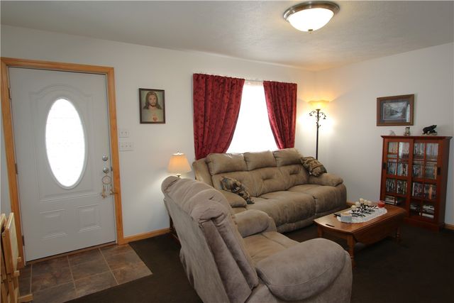 111 Brittany Drive, Long Branch Boro, PA 15432