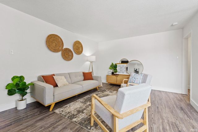 1823 Griswold Drive, Fort Wayne, IN 46805