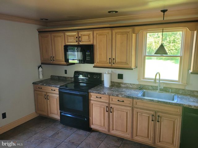 10 SPICER ST, Mullica Hill, NJ 08062