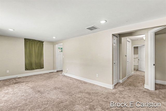 643 E Sternberg Road, Norton Shores, MI 49441