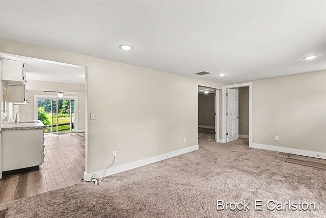 643 E Sternberg Road, Norton Shores, MI 49441