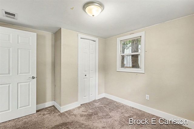 643 E Sternberg Road, Norton Shores, MI 49441