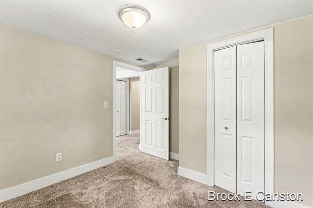 643 E Sternberg Road, Norton Shores, MI 49441