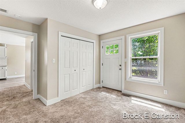 643 E Sternberg Road, Norton Shores, MI 49441