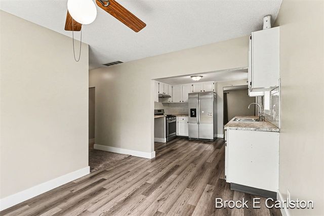 643 E Sternberg Road, Norton Shores, MI 49441