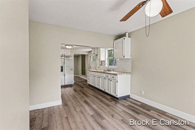 643 E Sternberg Road, Norton Shores, MI 49441