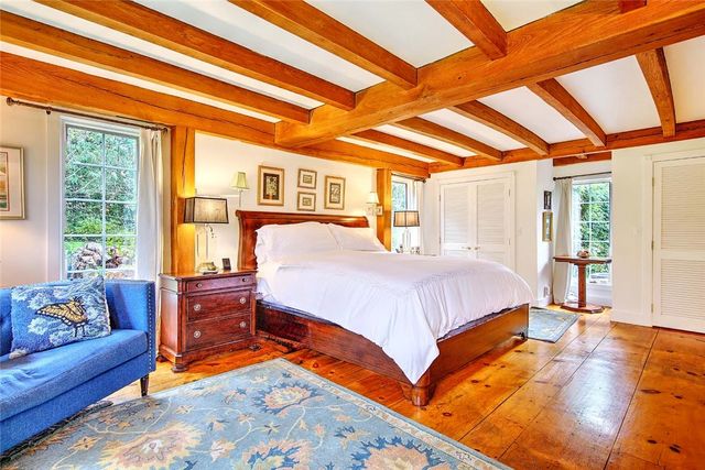 75 Macomber Lane, Portsmouth, RI 02871