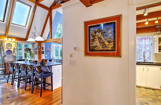 75 Macomber Lane, Portsmouth, RI 02871