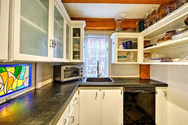 75 Macomber Lane, Portsmouth, RI 02871