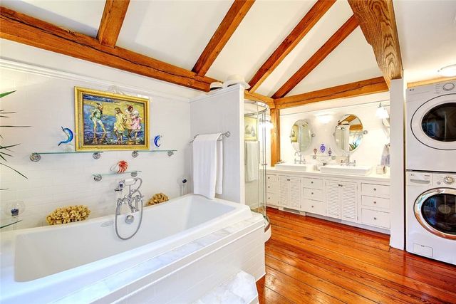 75 Macomber Lane, Portsmouth, RI 02871