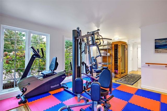 75 Macomber Lane, Portsmouth, RI 02871