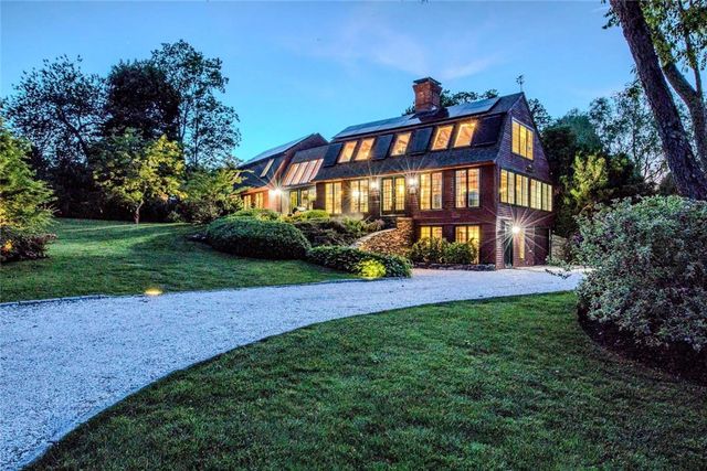 75 Macomber Lane, Portsmouth, RI 02871