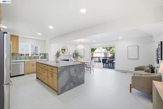 1789 Linnet st, Sunnyvale, CA 94087