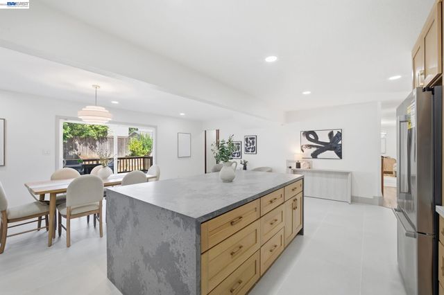 1789 Linnet st, Sunnyvale, CA 94087