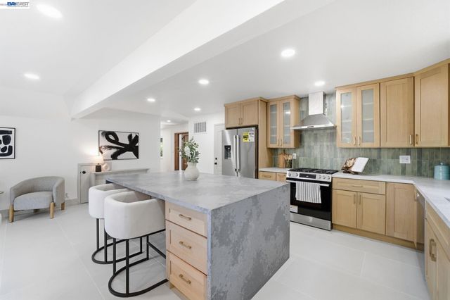 1789 Linnet st, Sunnyvale, CA 94087