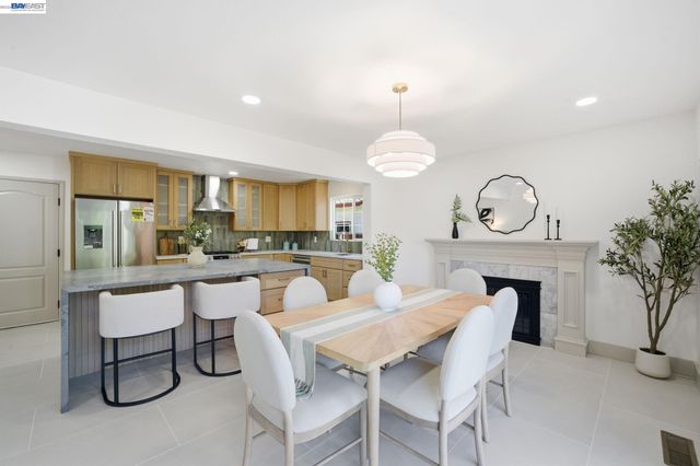 1789 Linnet st, Sunnyvale, CA 94087