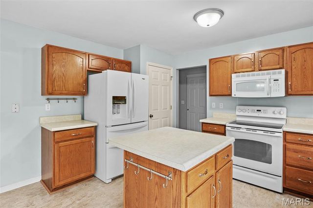 9110 Basswood Drive, Fairview Heights, IL 62208