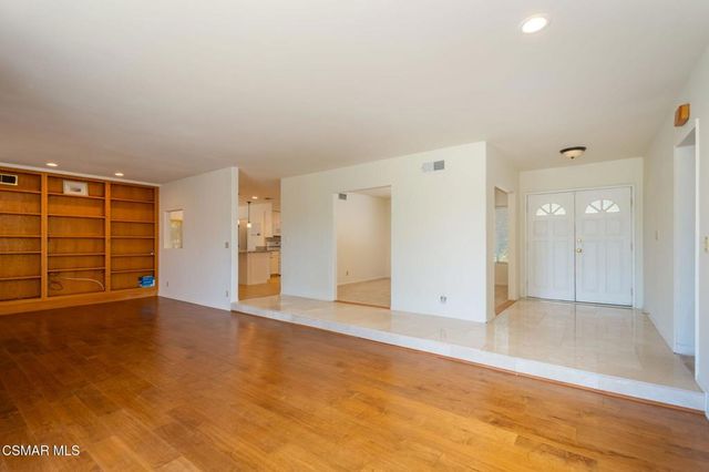 877 Falmouth Street, Thousand Oaks, CA 91362