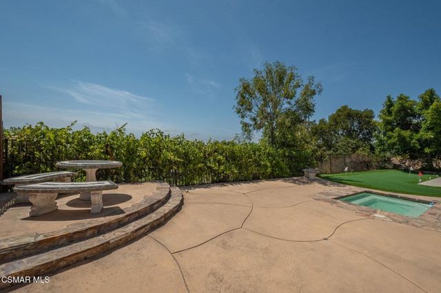 877 Falmouth Street, Thousand Oaks, CA 91362