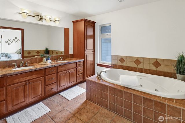 2511 Crescent Street, Ferndale, WA 98248