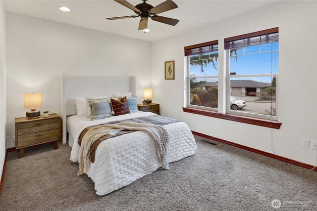 2511 Crescent Street, Ferndale, WA 98248