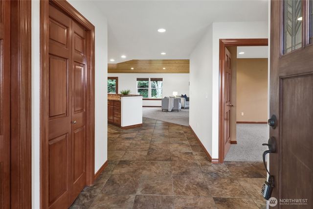 2511 Crescent Street, Ferndale, WA 98248