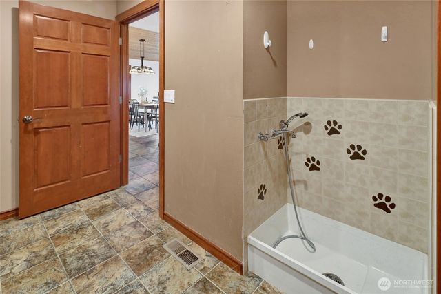 2511 Crescent Street, Ferndale, WA 98248