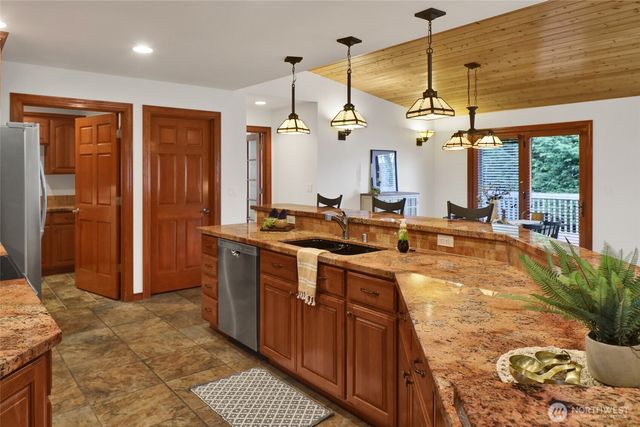 2511 Crescent Street, Ferndale, WA 98248