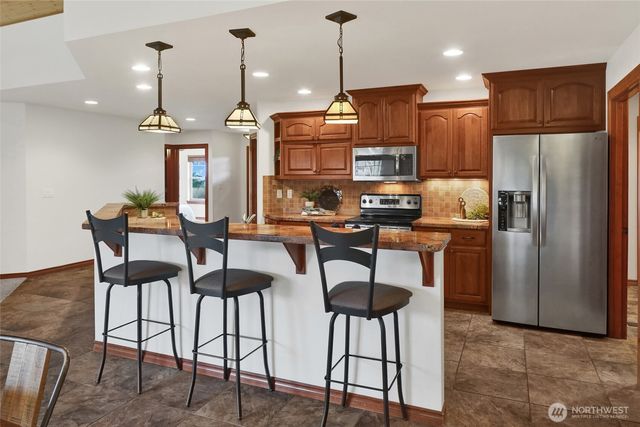 2511 Crescent Street, Ferndale, WA 98248