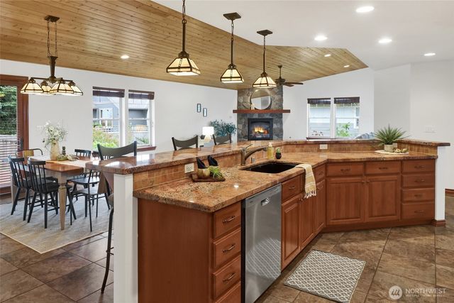 2511 Crescent Street, Ferndale, WA 98248