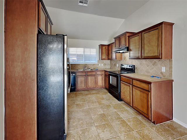 2165 Robin Ridge Lane, Edmond, OK 73012