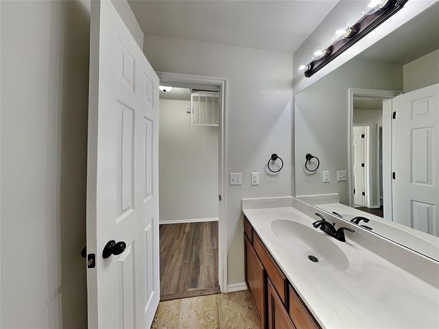 2165 Robin Ridge Lane, Edmond, OK 73012