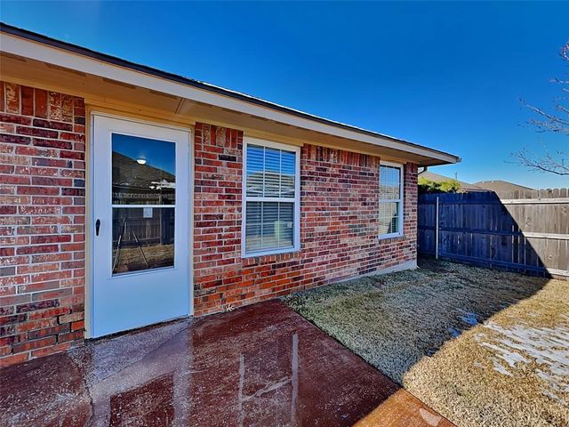 2165 Robin Ridge Lane, Edmond, OK 73012