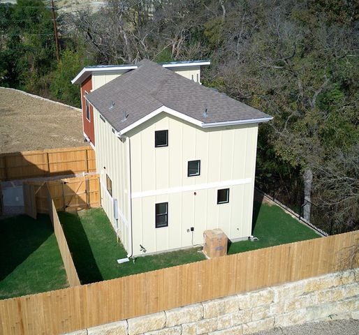 2608 Bristol DR A B, Austin, TX 78723