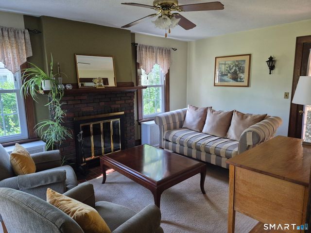7 Usher Avenue, Plainville, CT 06062