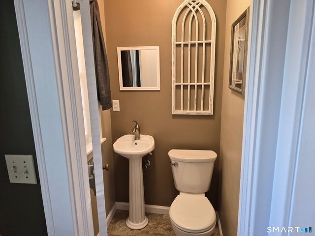 7 Usher Avenue, Plainville, CT 06062