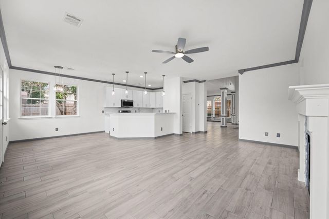 1813 Oakland Circle, Pearland, TX 77581