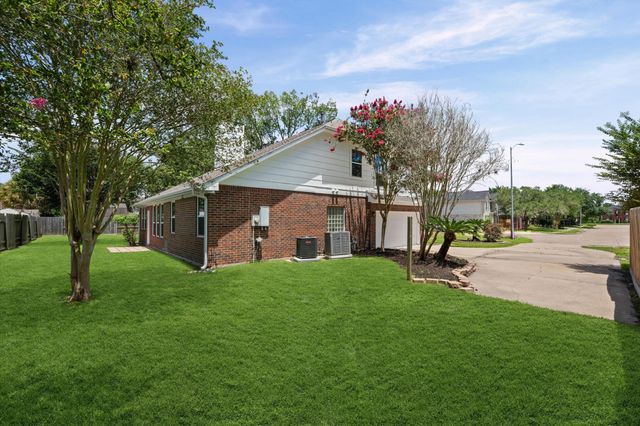 1813 Oakland Circle, Pearland, TX 77581