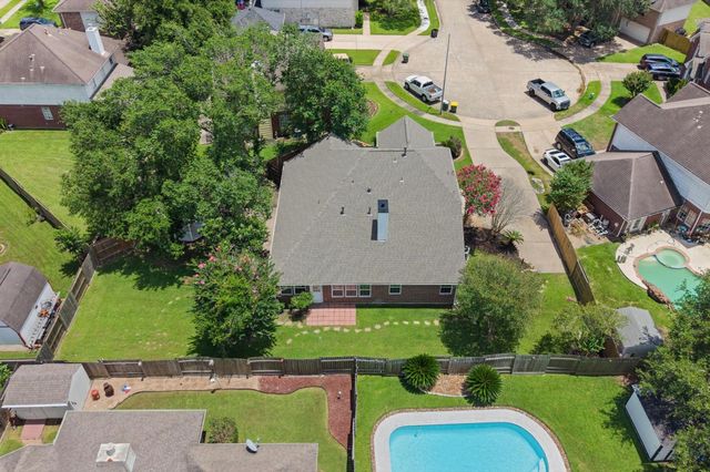 1813 Oakland Circle, Pearland, TX 77581