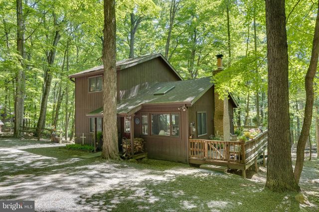 11 S MOUNTAINSIDE DR, Berkeley Springs, WV 25411