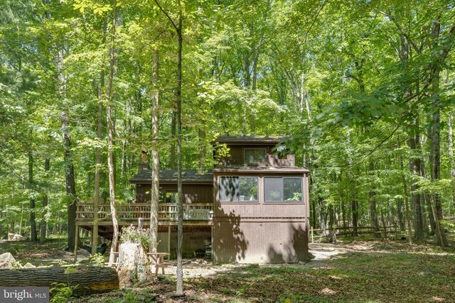 11 S MOUNTAINSIDE DR, Berkeley Springs, WV 25411