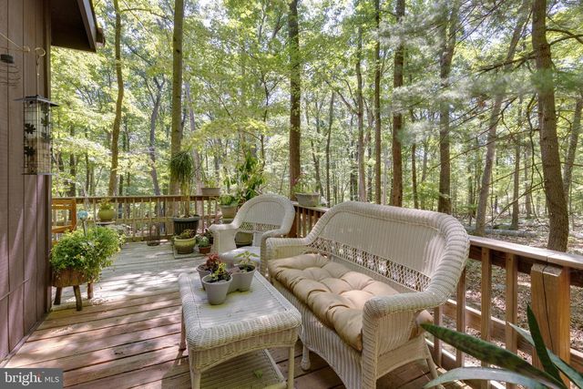 11 S MOUNTAINSIDE DR, Berkeley Springs, WV 25411