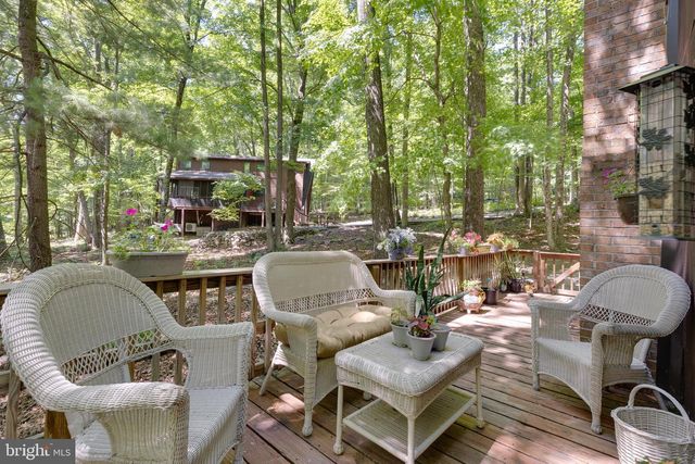 11 S MOUNTAINSIDE DR, Berkeley Springs, WV 25411