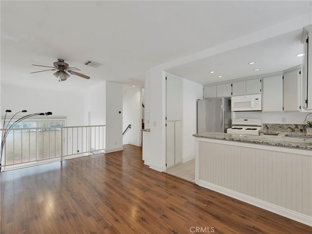 17951 River Circle 3, Canyon Country, CA 91387