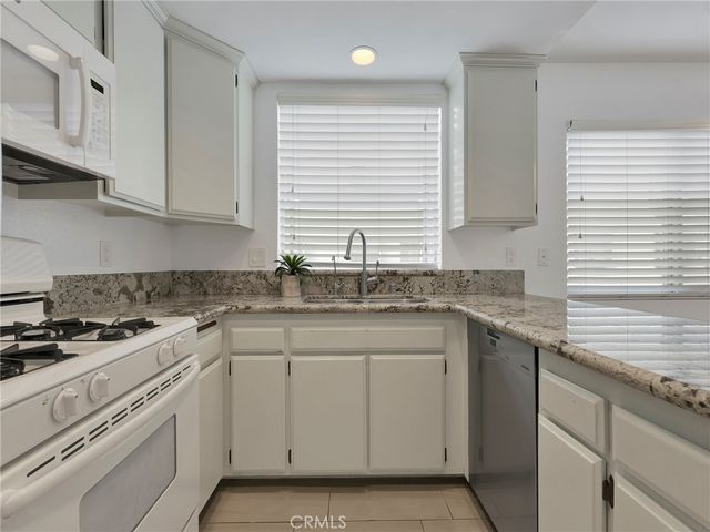 17951 River Circle 3, Canyon Country, CA 91387