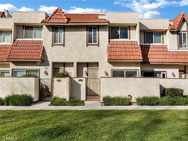 17951 River Circle 3, Canyon Country, CA 91387